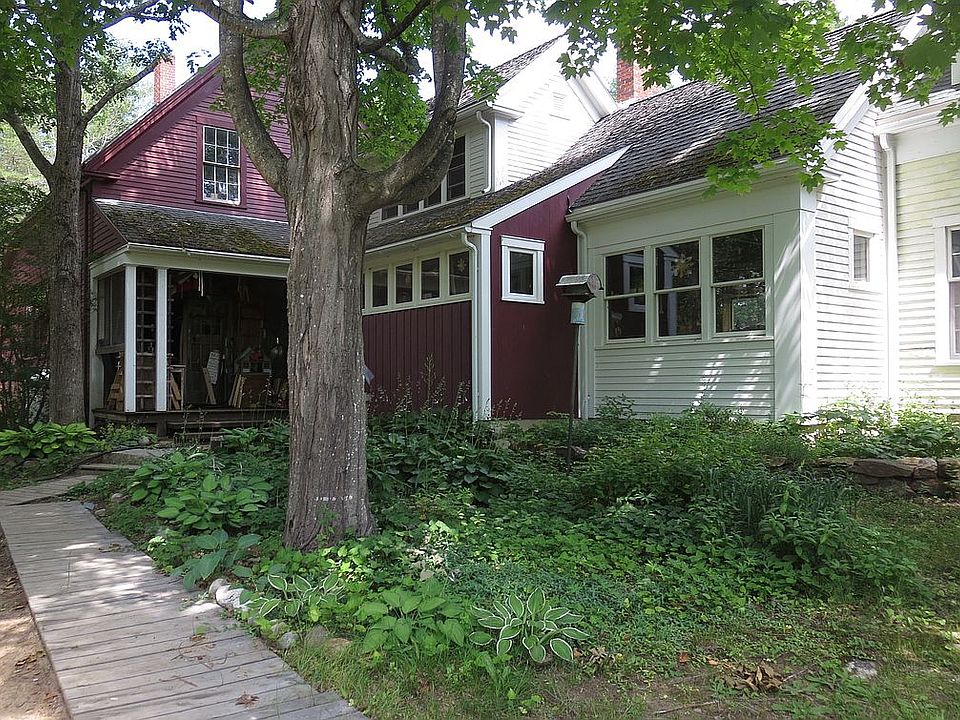 2nd image of 74 River Rd