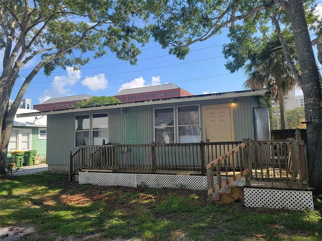 2 bed, 1.0 bath, 768 sqft, $1,399 — Photo 2
