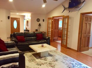302 Great Neck Rd N, Mashpee, MA 02649