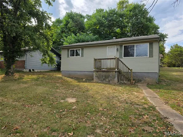 701 E Clement St, De Soto, MO 63020