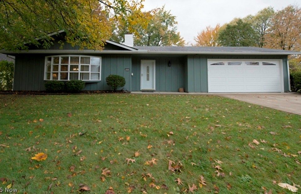 1st image of 476 Waterbury Cir