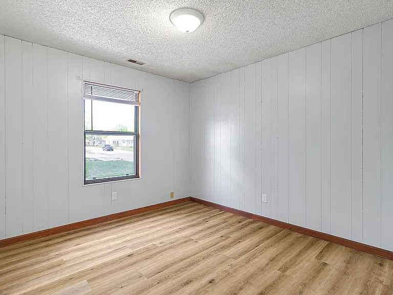 420 Franklin St — Photo 8