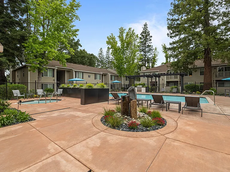 Sutter Station Apartments — Photo 63