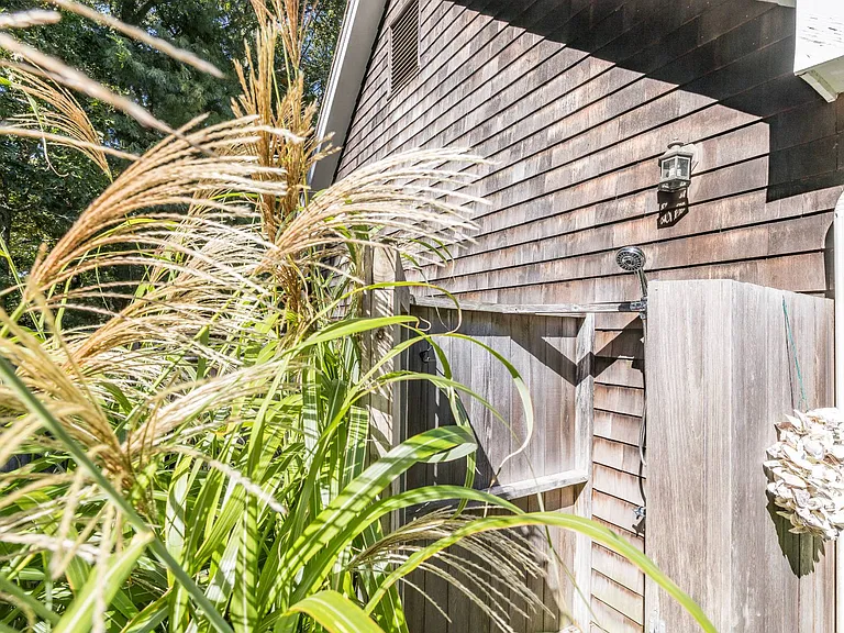 8 Devon Woods Close — Photo 18