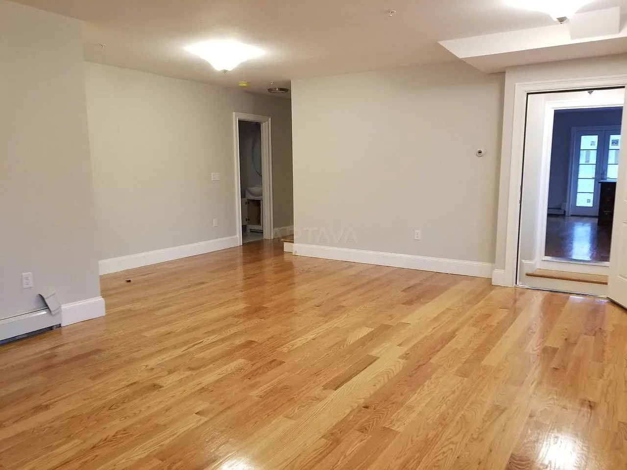 Porter Square / Spring Hill area, 3 bedroom, 1 — Photo 3