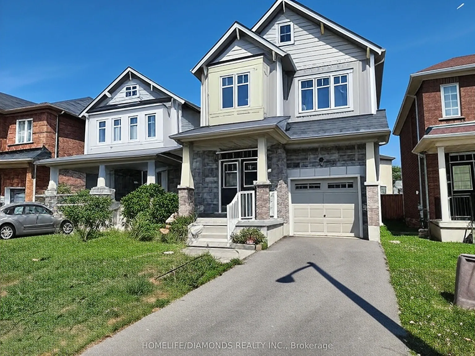4 bed, $2,700 — Photo 1