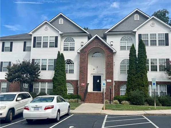 4325 Cedarcroft Ct, Greensboro, NC 27409