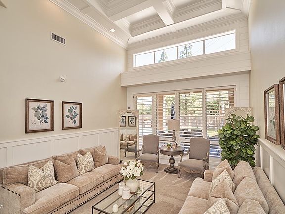 3rd image of 2609 N Hall Cir