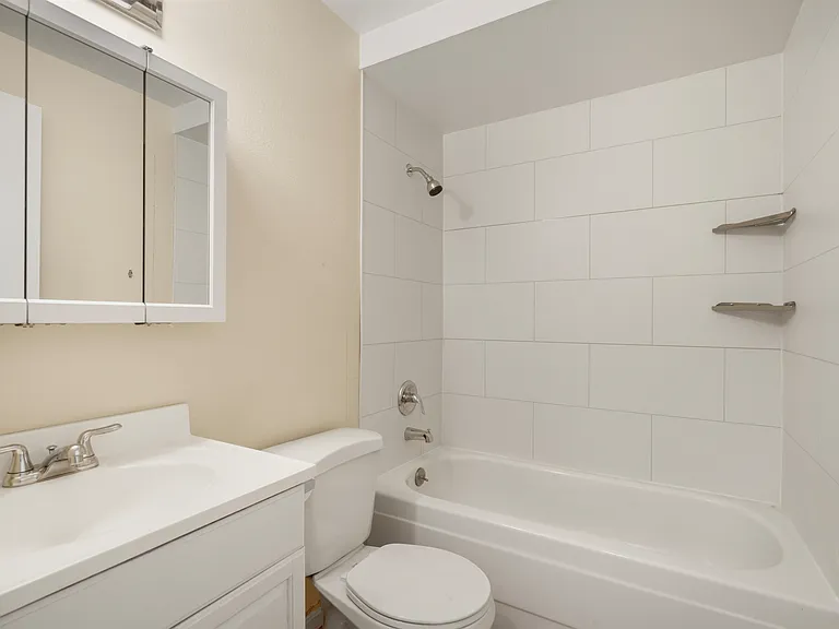 1148 SE 149th Pl #1148 — Photo 12