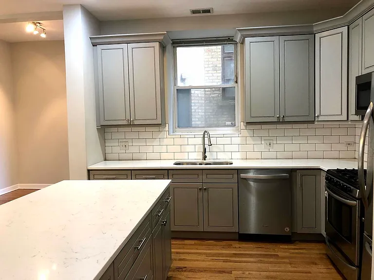 859 N Lasalle St #1 — Photo 7