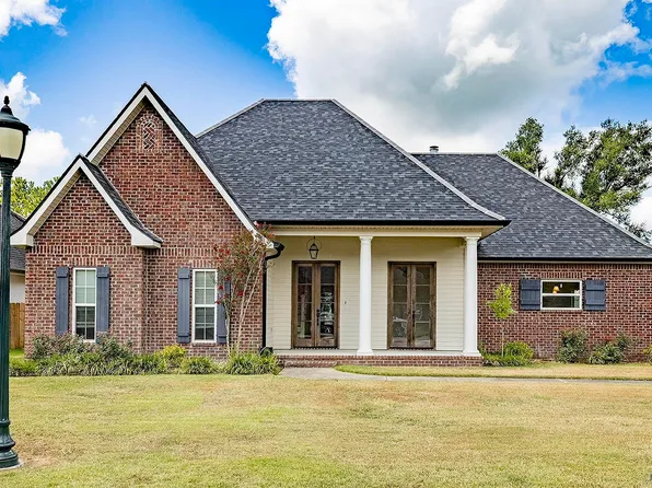 2902 Quiet Oak Pl, Schriever, LA 70395
