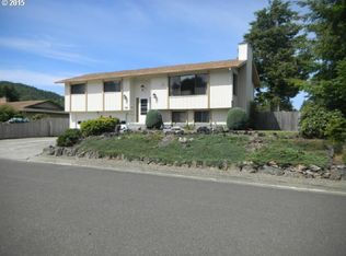 511 Evergreen Loop, Reedsport, OR 97467