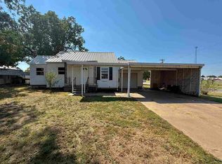 829 Chestnut Ave, Blackwell, OK 74631