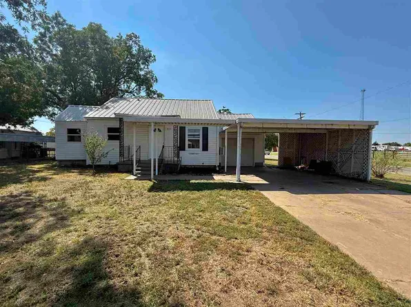829 Chestnut Ave, Blackwell, OK 74631
