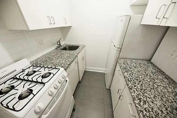 Rented by Buchbinder & Warren | media 30