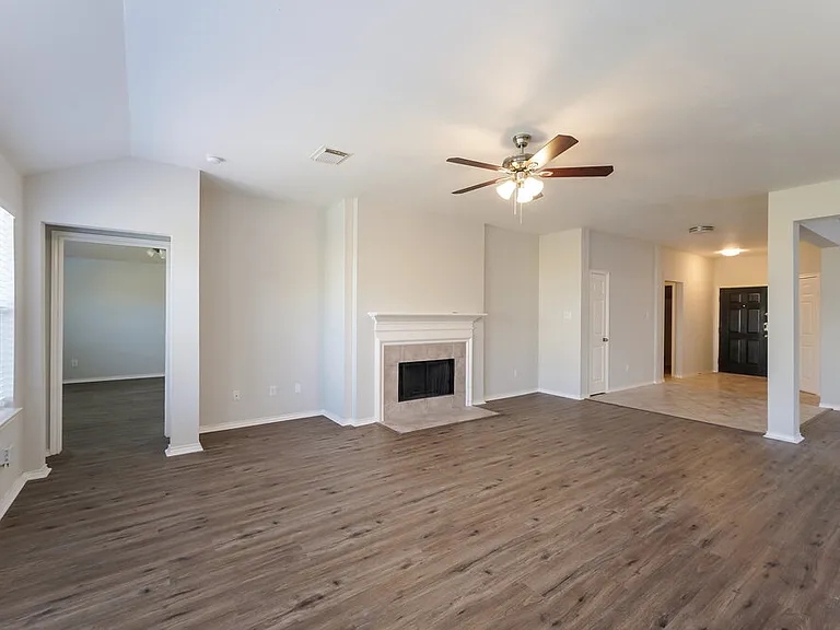 28506 Carly Cove Ln — Photo 4