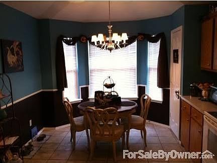 Kitchen
						:
						appliances included