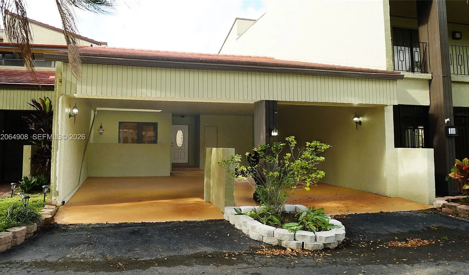 Costa Del Sol Condo No 2 — Photo 1