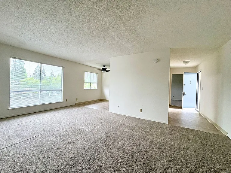 Arden Oaks Apartments — Photo 5