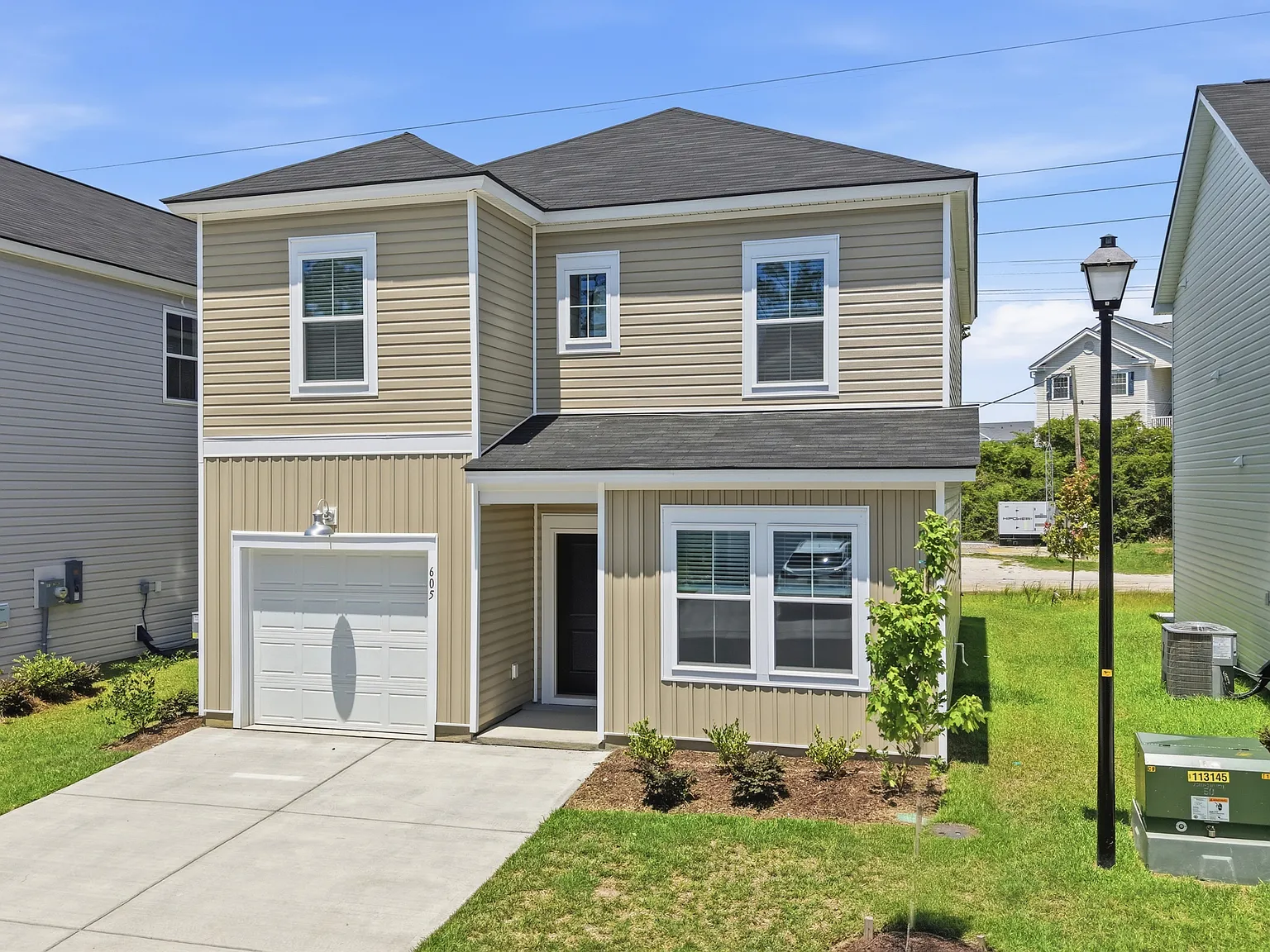 4 bed, 2.5 bath, 1835 sqft, $2,550 — Photo 4