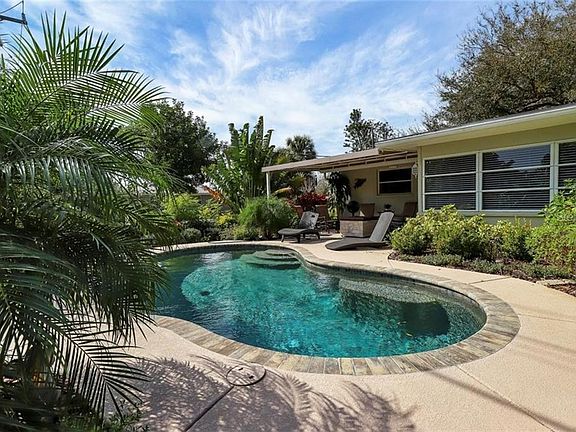 2nd image of 2920 Regatta Dr
