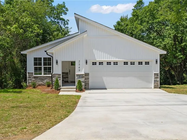 2549 Pinetop Ave, Graham, NC 27253