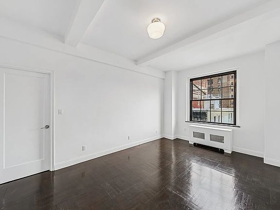 2nd image of 160 W 71st St APT 8K