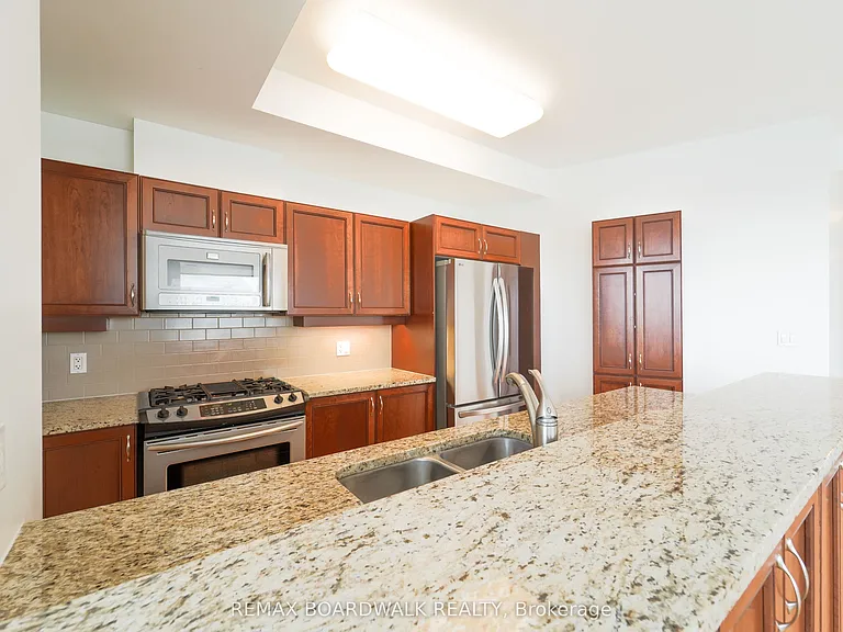 401 Golden Ave #1005 — Photo 10