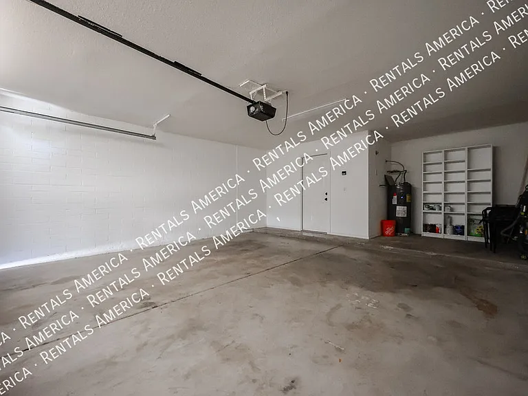 2902 W Straford Dr — Photo 18