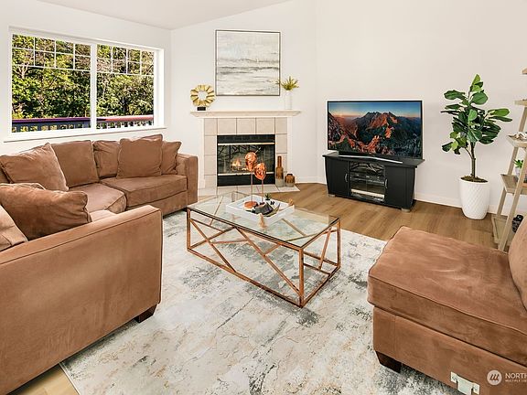 4th image of 18501 SE Newport Way #L349