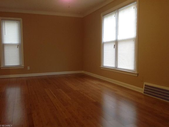 4th image of 4510 W 147th St