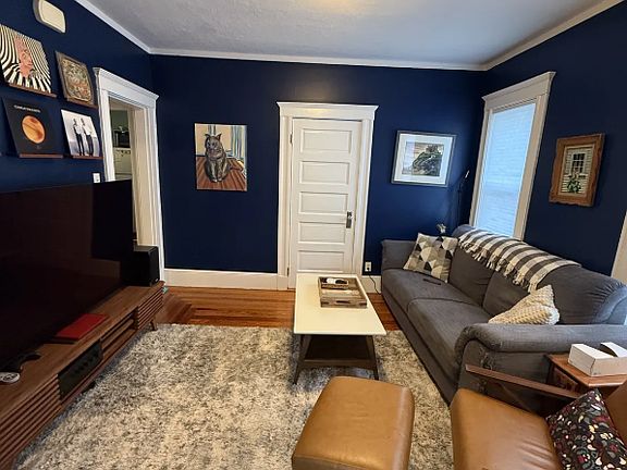 3rd image of 7 Belmont Sq #2