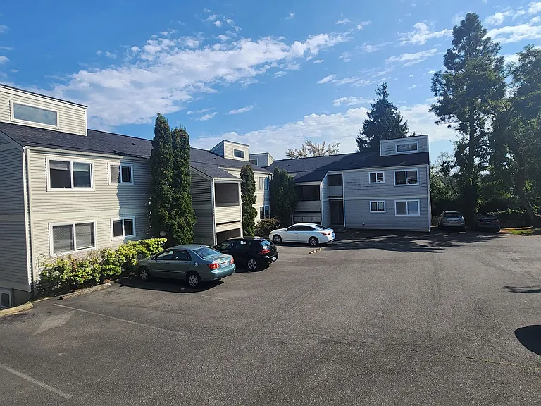Heather Ridge, 2 Bedrooms, 1 Bathroom Apartments for Rent! — Photo 4