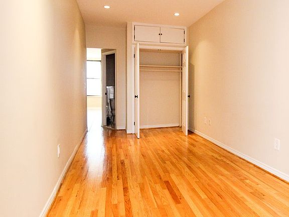 3rd image of 724 Bergen St APT 3L