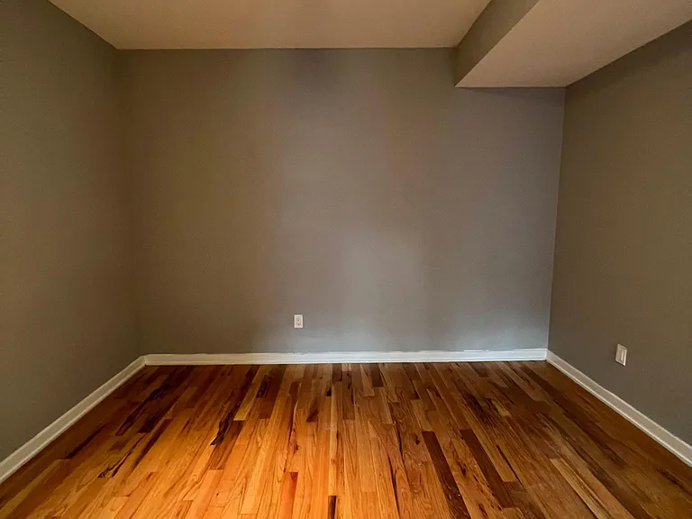 533 N Budd St #B2 — Photo 7