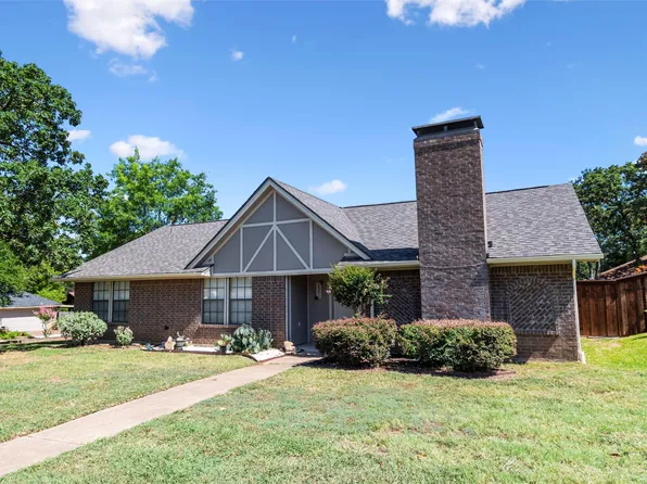 1301 Fieldstone Dr, Bedford, TX 76022