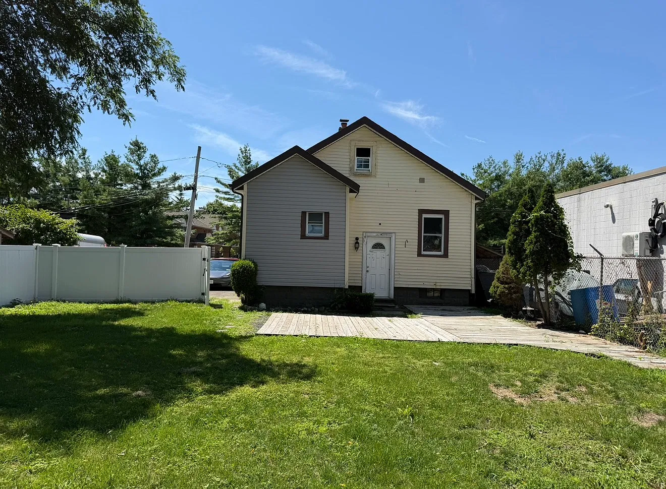 3 bed, $3,600 — Photo 1