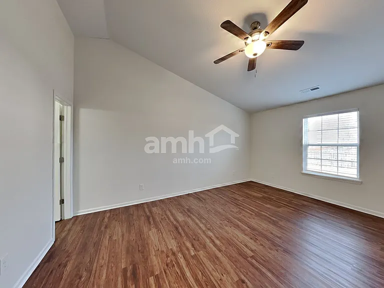8284 Shattuck Dr — Photo 8