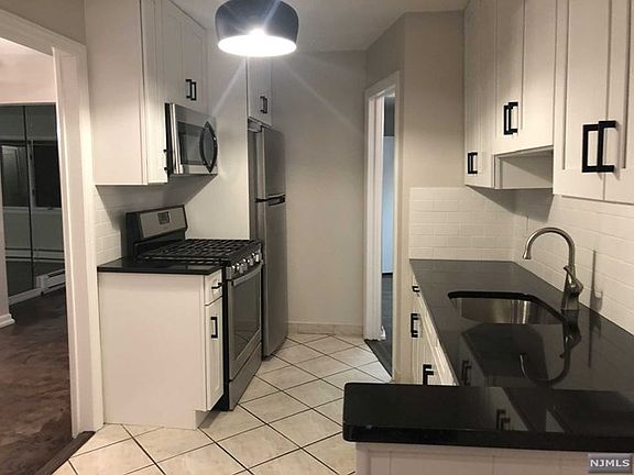 5th image of 9-15 2nd St #1