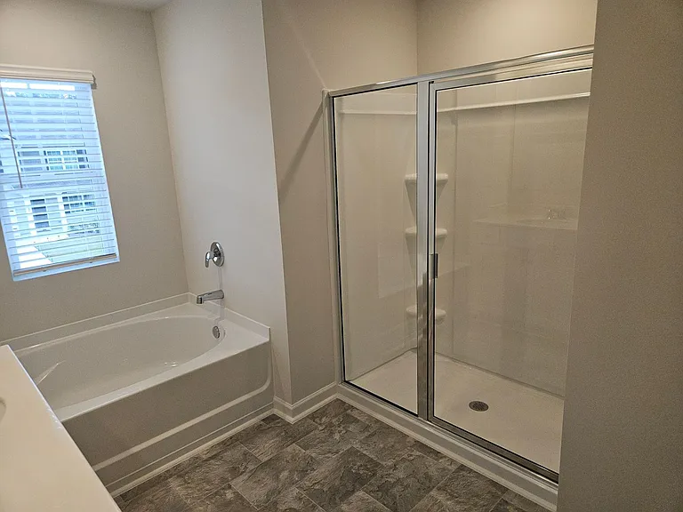 306 Thompson Ridge Ln — Photo 12