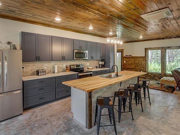 3rd image of 8738 Tobique Rd NE