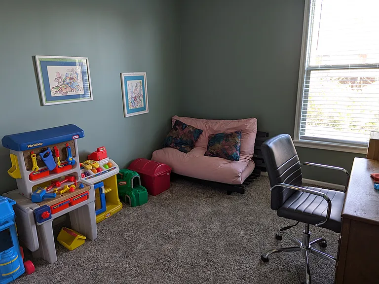 526 Clinton Springs Ave #D — Photo 11