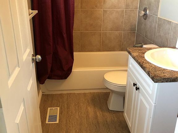 4th image of 9304 102nd Ave #4
