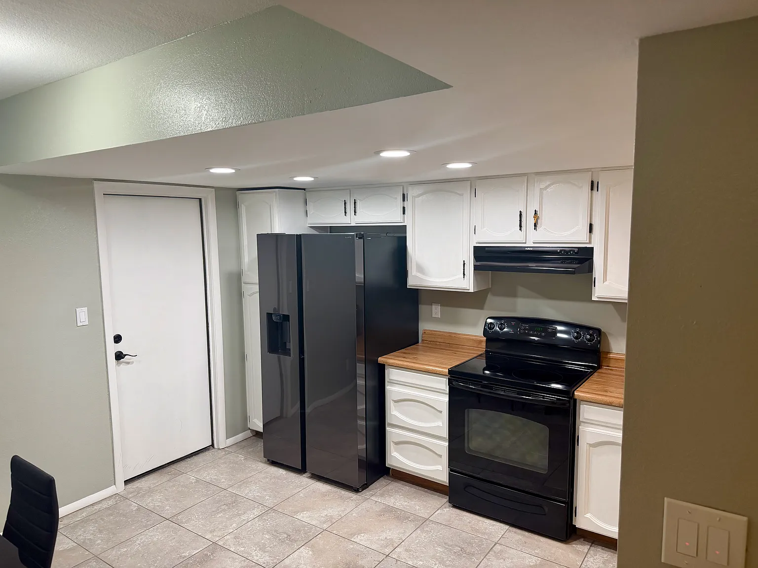 2 bed, 1087 sqft, $2,050 — Photo 2