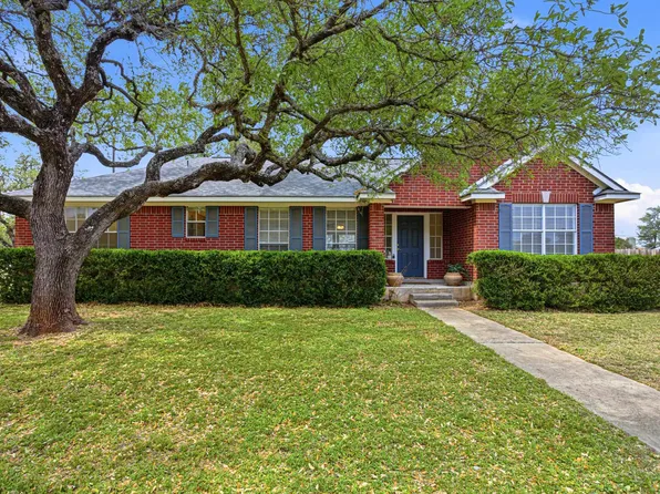 203 Crestview Drive, Johnson City, TX 78636