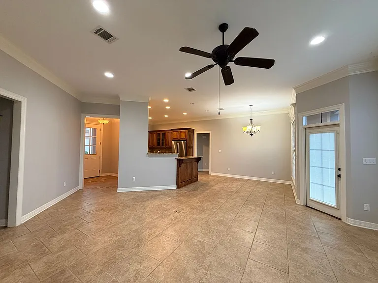 530 Antietam Dr — Photo 5
