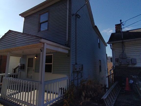 4th image of 1561 Marshall St