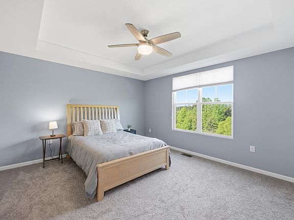 4th image of 420 Skymont Dr