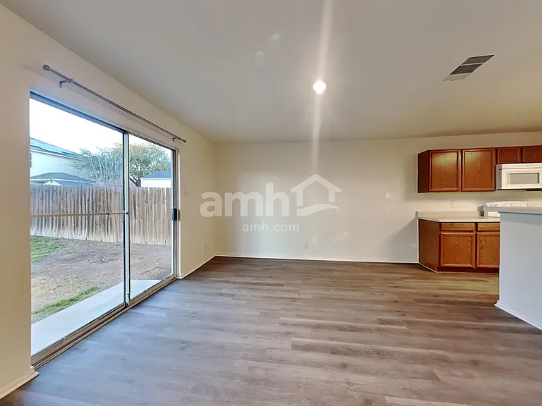 7711 Cortland Oak — Photo 5