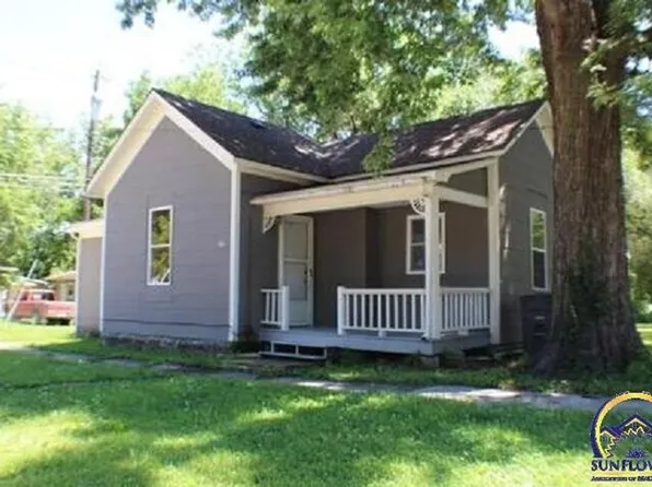 511 E 7th Ave, Emporia, KS 66801